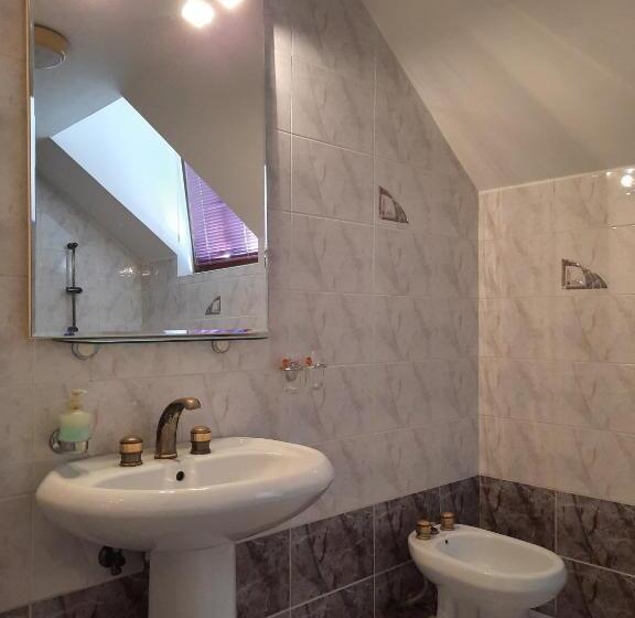 اتاق استاندارد سه نفره, Rooms čehovin