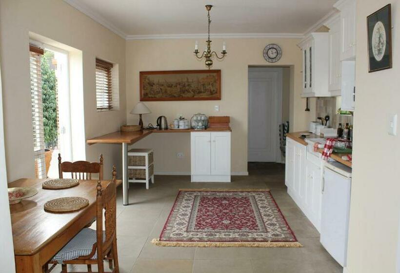 Номер Стандарт, Morton Manor