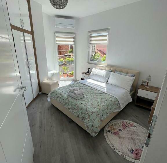 اتاق استاندارد با چشمانداز دریاچه, Vila Nikolla