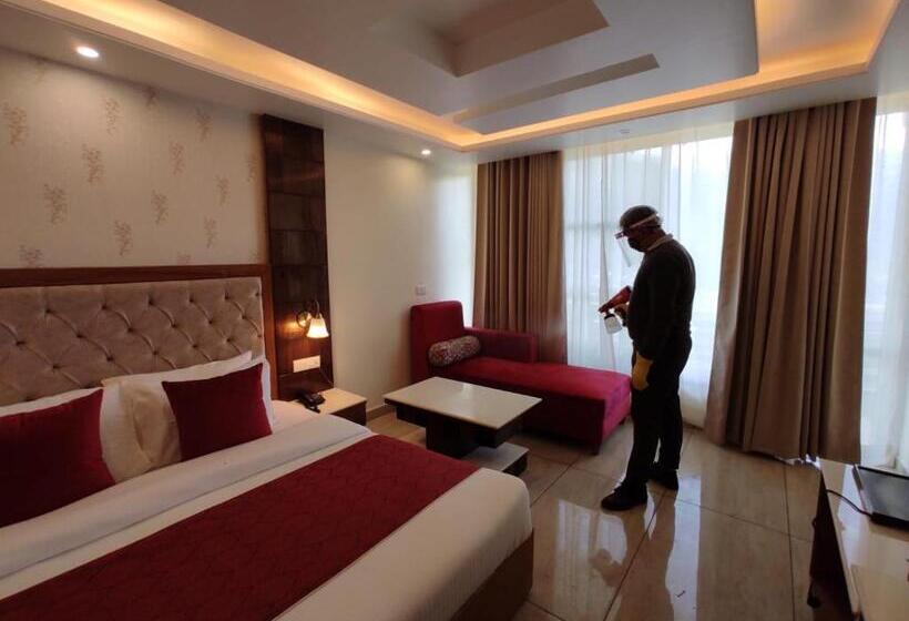 발코니 디럭스 룸, Abhilashi Residency & Spa   Centrally Heated & Air Cooled