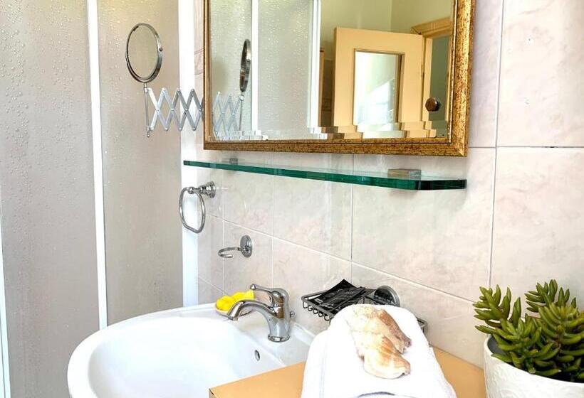 Номер Deluxe, Baia Di Levanto