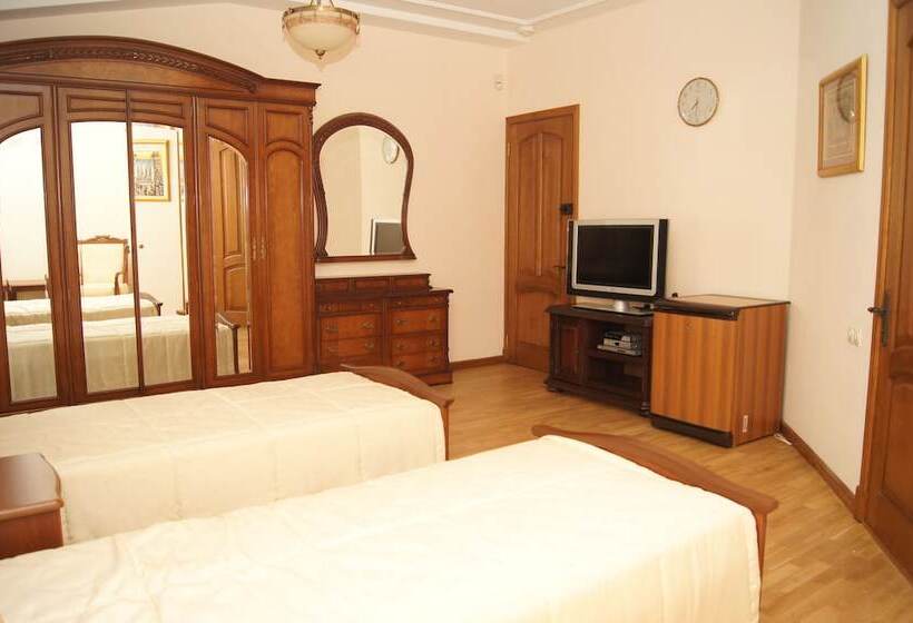 اتاق لوکس, Dynasty Apartments