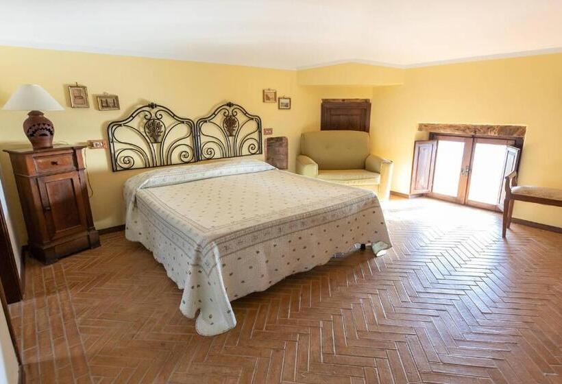 اتاق استاندارد سه نفره, Il Castello Di San Sergio