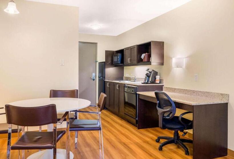 Люкс Кровать Кинг, Quality Inn & Suites