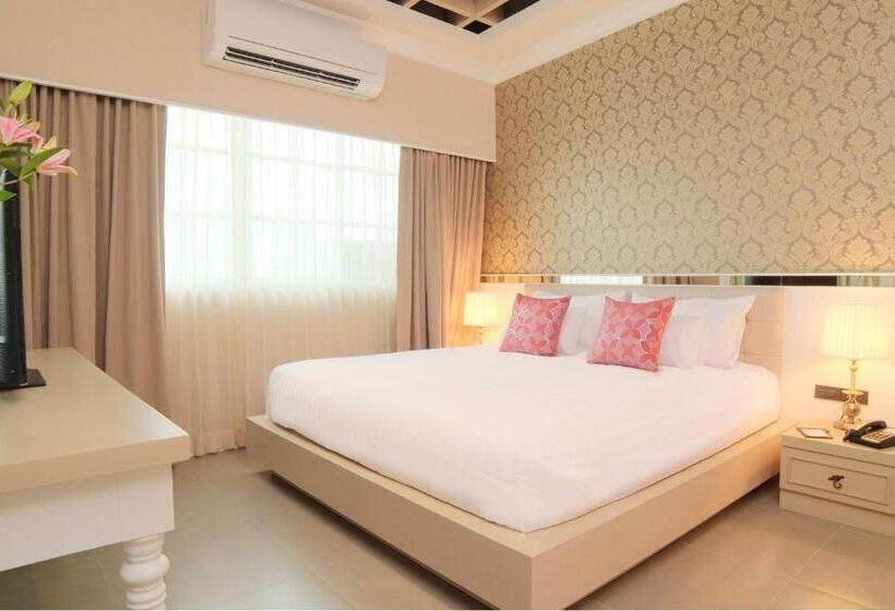Номер Deluxe, The Raya Surawong Bangkok