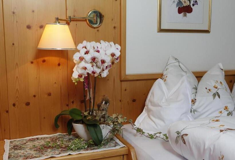 Quarto Triplo Comfort, Garni Tramans