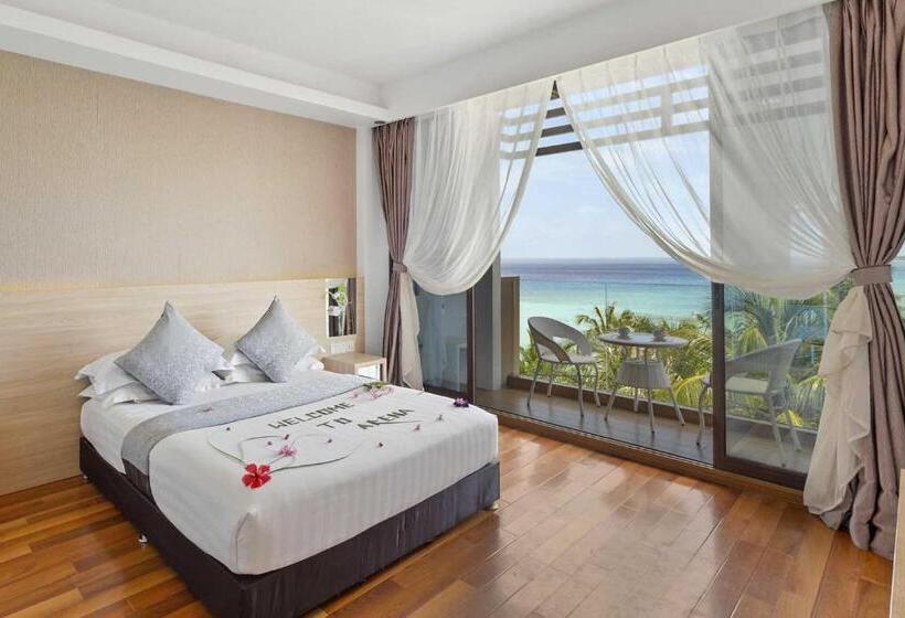 اتاق لوکس با بالکن و چشم‌انداز دریا, Arena Beach