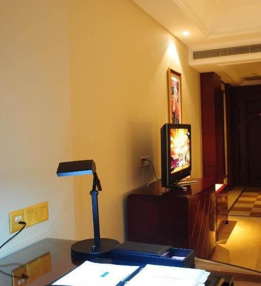 Номер Deluxe, Dynasty International Hotel Dalian