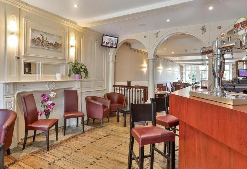 Номер Стандарт, Auberge Dupuytren