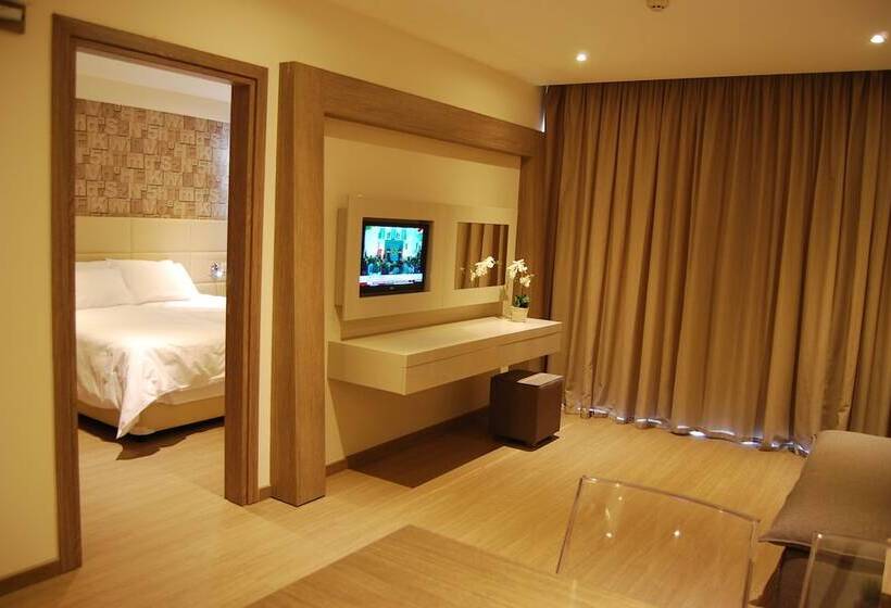스위트, Melpo Antia Hotel & Suites