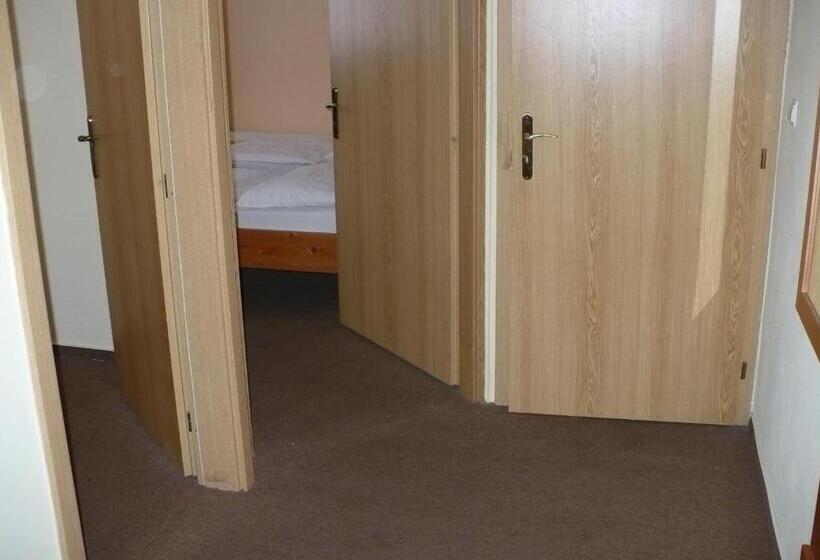带2个卧室的套房, Motel Ranč