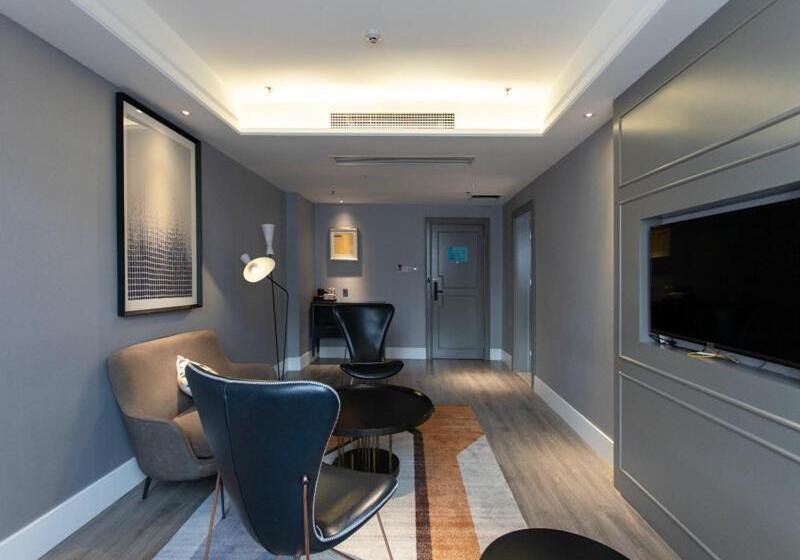 سوییت, Lanou Hotel Chongqing Hongou Square Wanzhou Guanyinyan