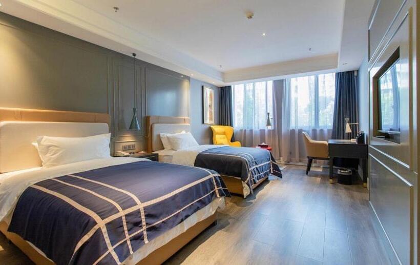 اتاق لوکس خانوادگی, Lanou Hotel Chongqing Hongou Square Wanzhou Guanyinyan
