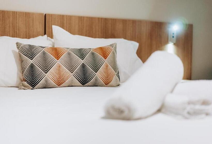 이그제큐티브 룸 킹사이즈 침대, Clarion Hotel Townsville