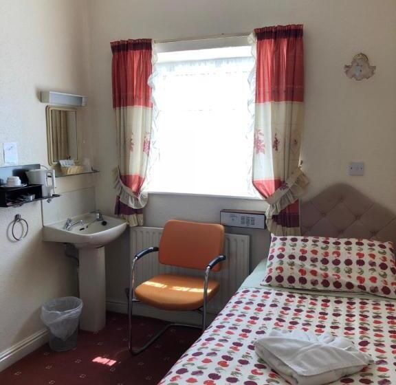 اتاق استاندارد یک نفره, Athol Blackpool