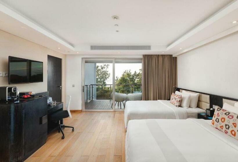 Полулюкс, Double   Six, Luxury Hotel   Seminyak