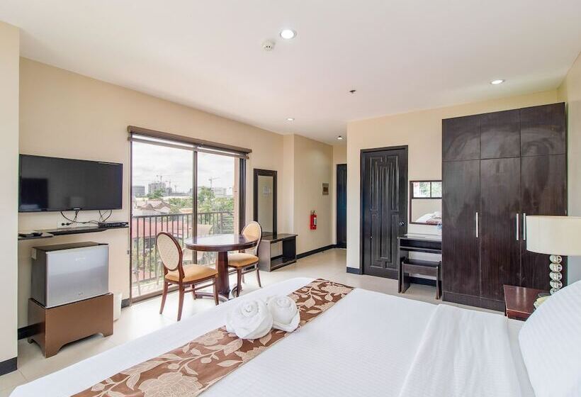 스위트, Main Hotel & Suites