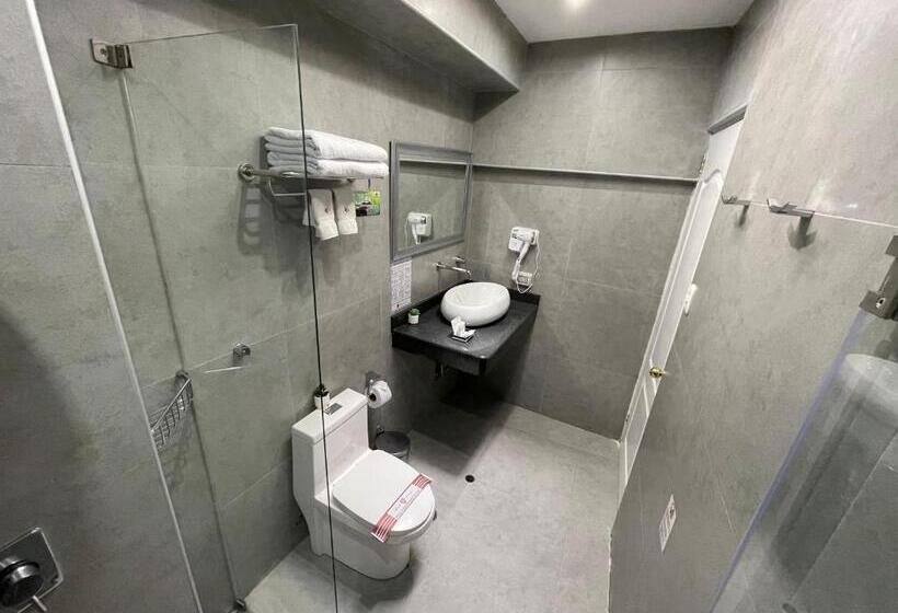 标准间, Rojas Inn