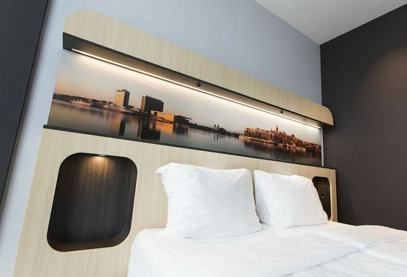 Standard Room, Corendon Amsterdam Newwest, A Tribute Portfolio