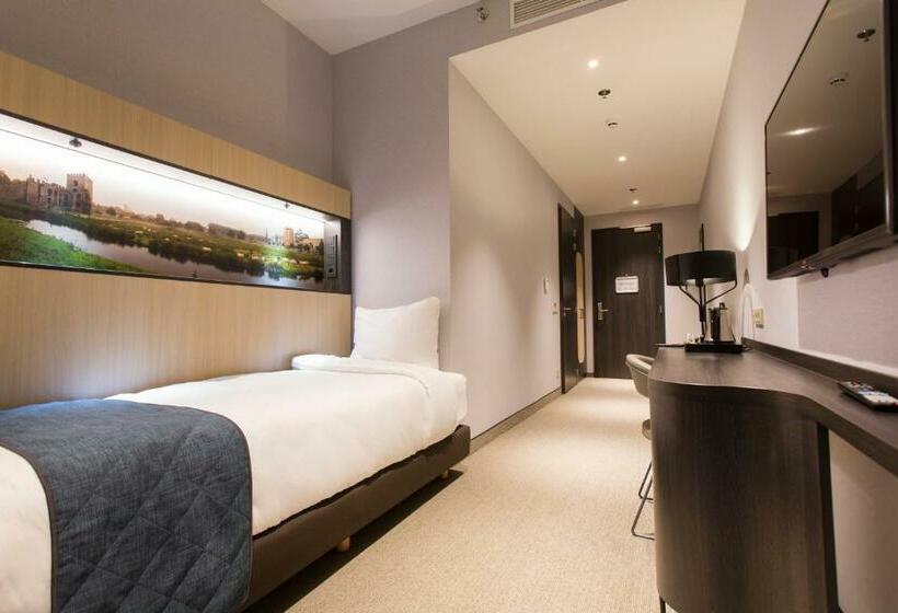 Standard Single Room, Corendon Amsterdam Newwest, A Tribute Portfolio
