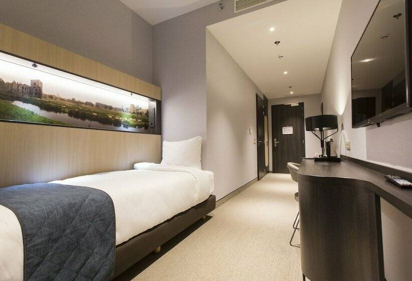Standard Single Room, Corendon Amsterdam Newwest, A Tribute Portfolio