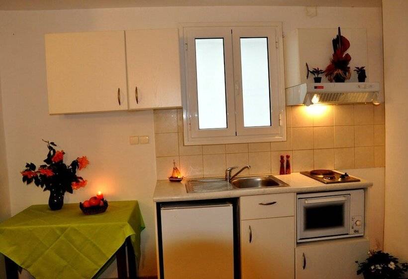 Апартаменты 1 Спальня, Haris Apartments