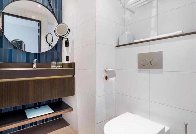 Standard Single Room, Corendon Amsterdam Newwest, A Tribute Portfolio