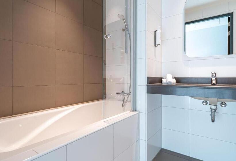 Deluxe Room King Size Bed, Corendon Amsterdam Newwest, A Tribute Portfolio