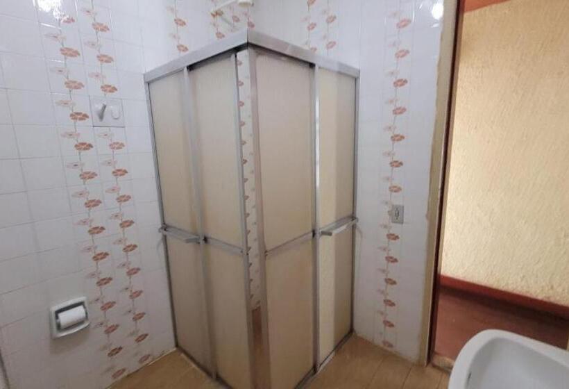 غرفة قياسية فردية, Hotur