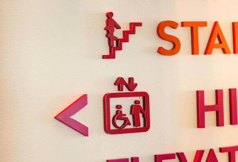 Семейный Номер, Motel L Hammarby Sjöstad