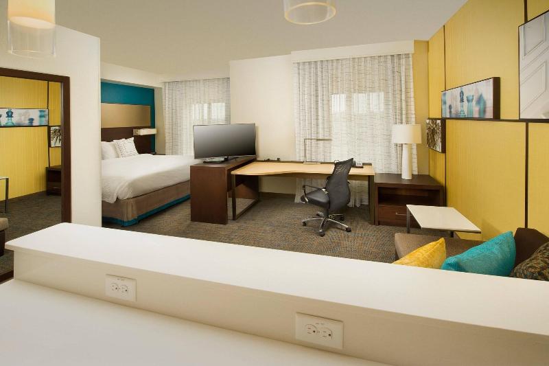 带大床的标准工作室, Residence Inn By Marriott Tyler
