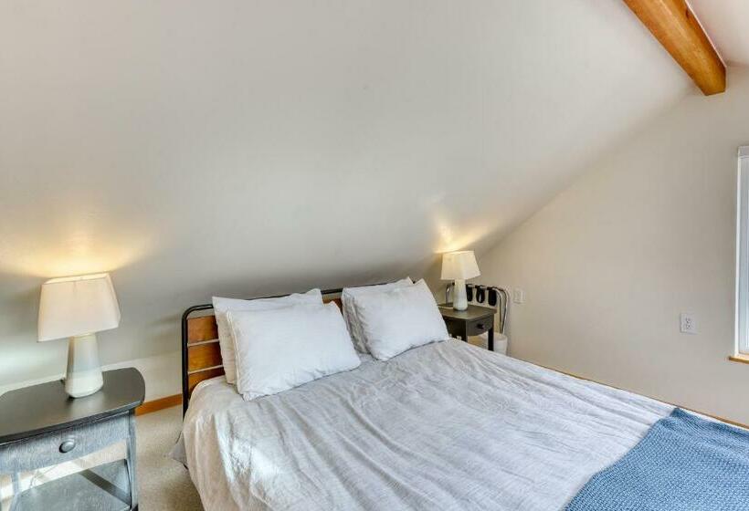 스탠다드 스튜디오, Sequoia Cottage
