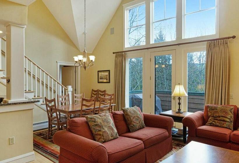 Дом 3 Спальни, Castle Hill Condo