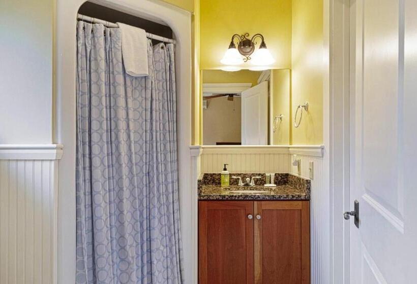 Дом 3 Спальни, Castle Hill Condo