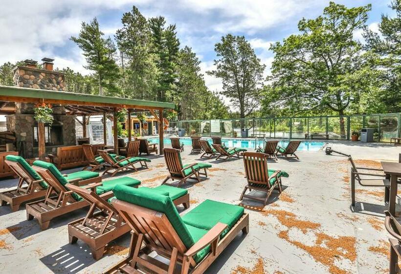 Апартаменты 2 Спальни, Chippewa Retreat  Den