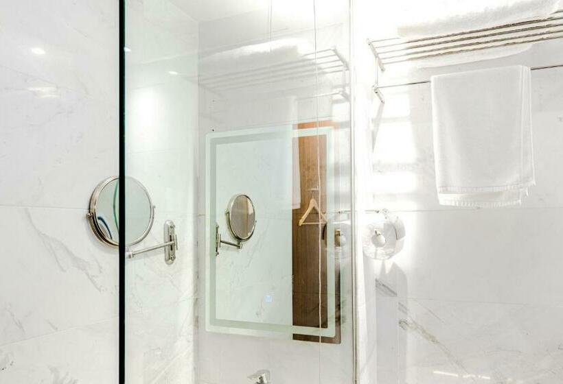 استودیو استاندارد با بالکن, D Nova Hotel Bugis