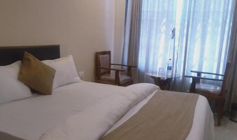 Номер Deluxe, Success Residency