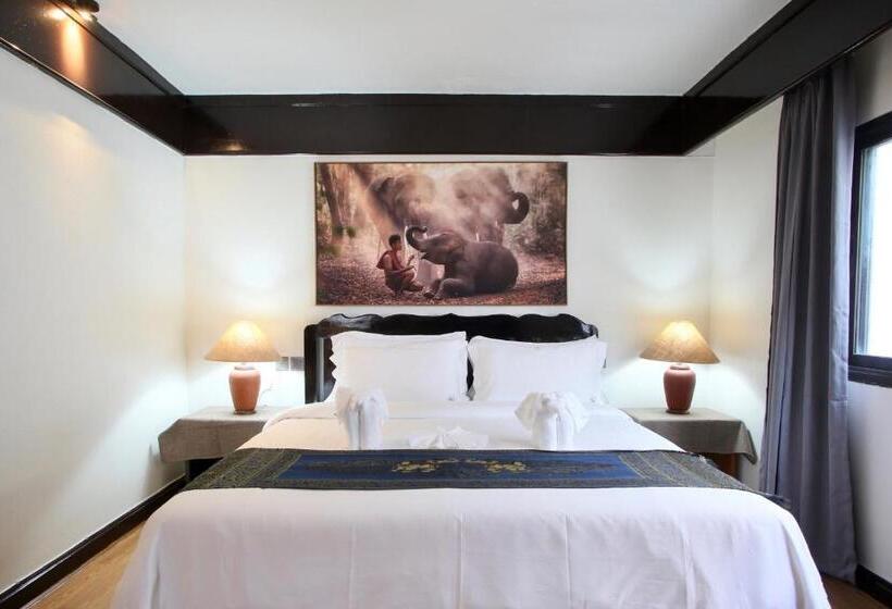 اتاق استاندارد, Thapaeplace