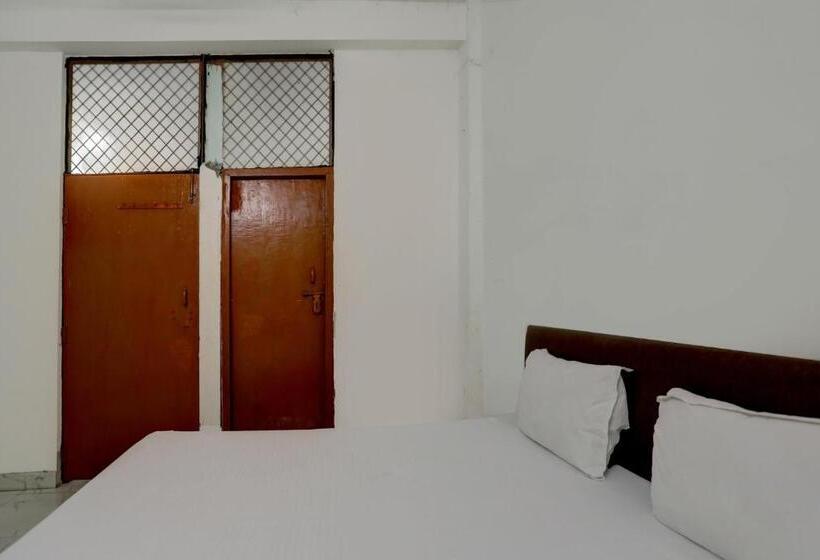 Quarto Triplo Clássico, Pop 70207  Raghav Residency