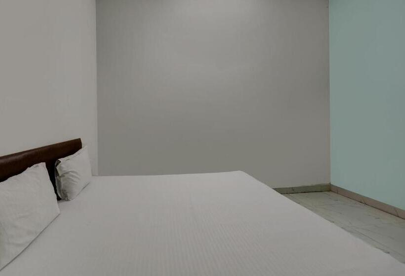 Quarto Triplo Clássico, Pop 70207  Raghav Residency