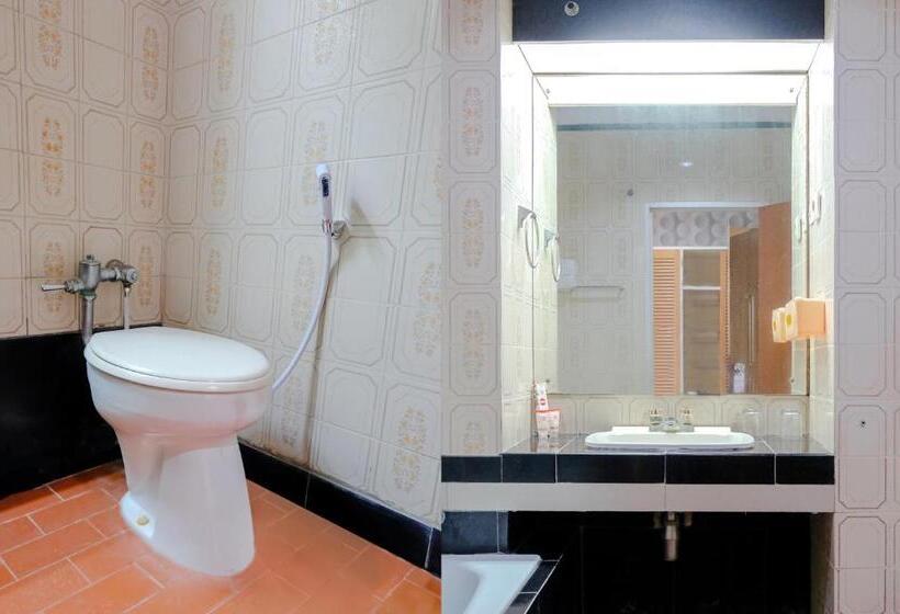 Номер Deluxe, Bandung Permai Hotel Jember
