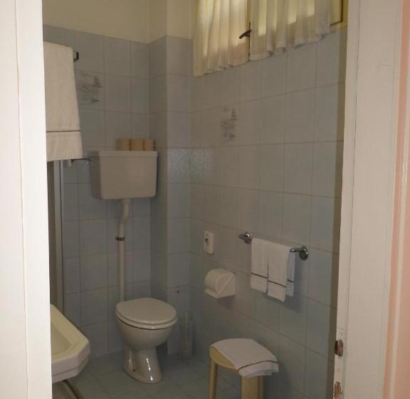 Трехместный Номер Стандарт с Балконом, Garnì Capinera