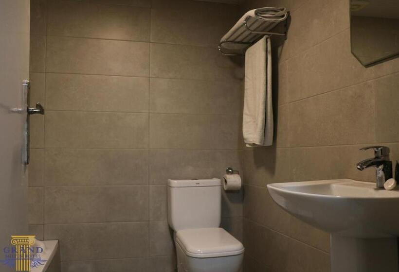 اتاق لوکس با چشم‌انداز دریا, Grand Suites