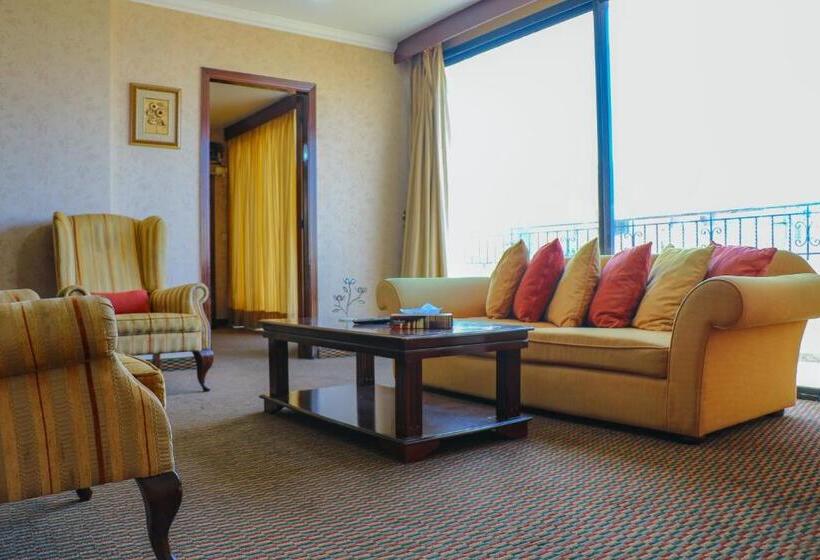 سوئیت اجرایی با چشم‌انداز دریا, Grand Suites
