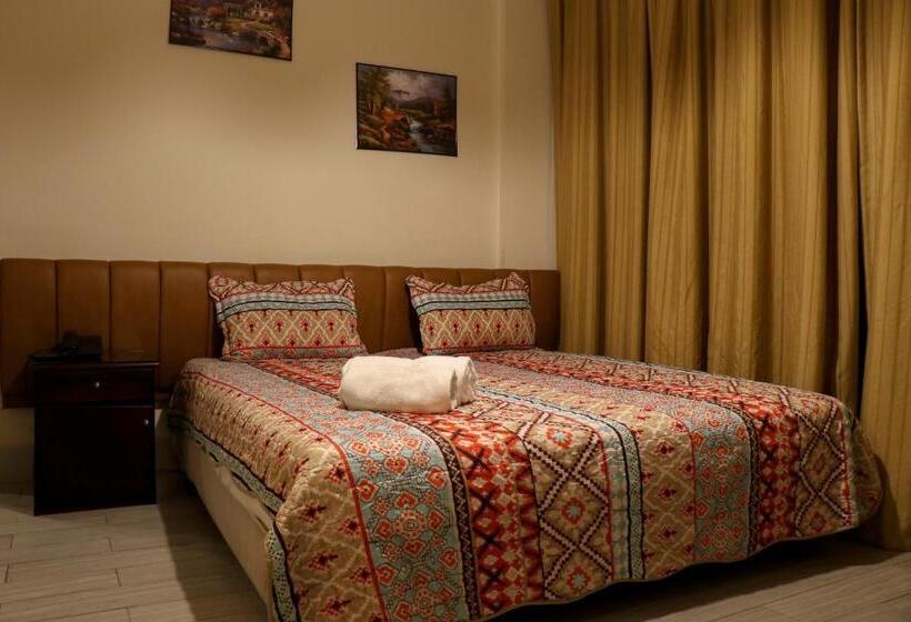 سوییت جونیور با چشم‌انداز دریا, Grand Suites
