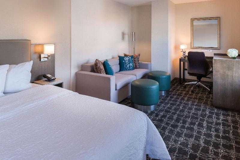 Стандартный Номер Кровать Кинг, Hilton Garden Inn Rochester Downtown, Ny