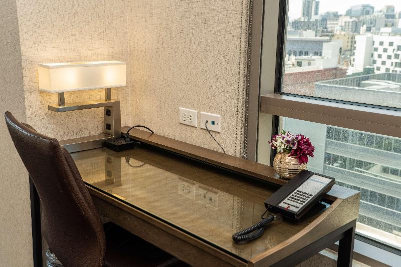 Стандартный Номер Кровать Кинг, Hilton Garden Inn Rochester Downtown, Ny