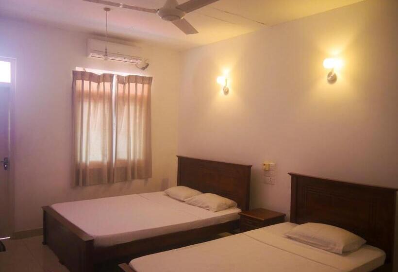 Номер Economy, Visaka Hotel   Kataragama