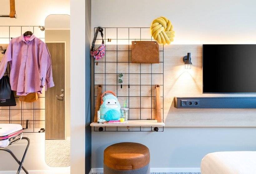 Семейный Номер, Moxy Berlin Airport