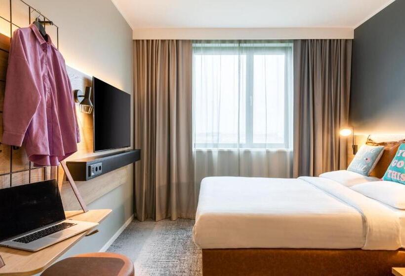 Номер Стандарт, Moxy Berlin Airport